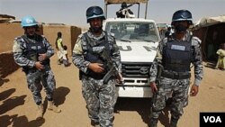 PBB memperpanjang penempatan pasukan penjaga perdamaian Uni Afrika-PBB di Darfur (UNAMID) setahun lagi (30/7).