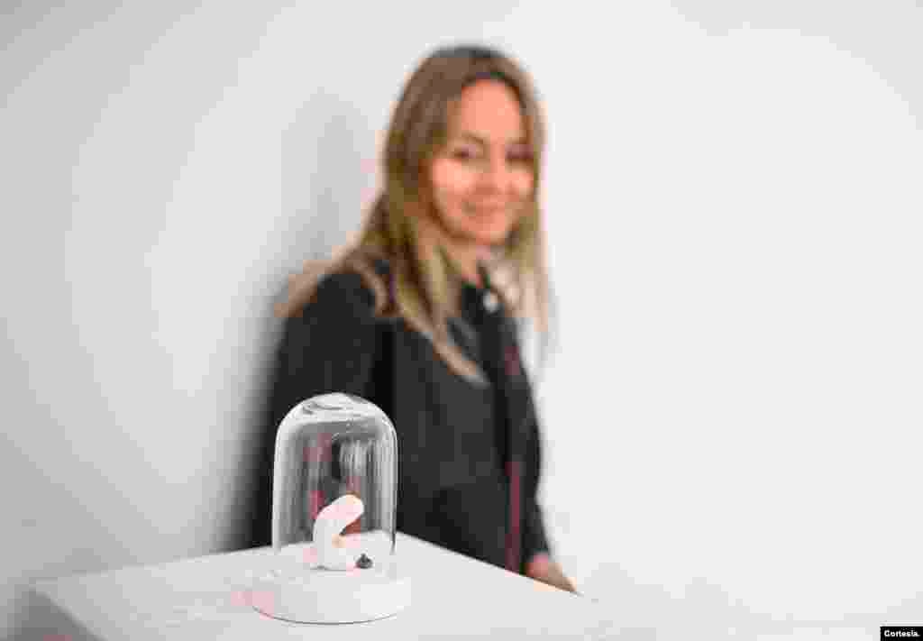 Guillermina Grinbaum muestra su exposición "Hilo de voz" en la ciudad de Nueva York.