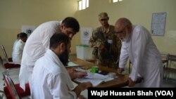 ouverture des bureaux de vote pour les élections législatives à Islamabad le 25 Juillet 2018