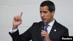 El presidente encargado de Venezuela, Juan Guaidó, aboga porque no se renueve una licencia que le permita a la compañía operar a pesar de las sanciones al sector.