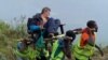 Une journaliste congolaise dénonce une photographie d'un touriste sur une chaise à porteurs