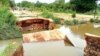 Ponte destruída, Liupo, Nampula
