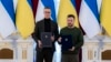 Президент України Володимир Зеленський і президент Фінляндії Александр Стубб підписали двосторонню угоду під час зустрічі в Києві 3 квітня 2024 року. Фото: Пресслужба президента України/AFP