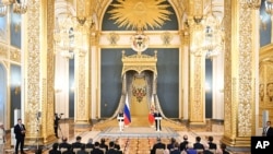 Премьер-министр Индии Нарендра Моди и президент РФ Владимир Путин в Александровском зале Кремля. 9 июля 2024.
