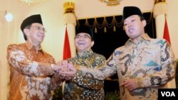 Ketua Komisi Aparatur Sipil Negara Sofian Effendi (kiri), Kepala BKPM Franky Sibarani, dan Kepala BNP2TKI Nusron Wahid usai dilantik oleh Presiden Jokowi di Istana Negara Kamis, 27/11 (VOA/Andylala)