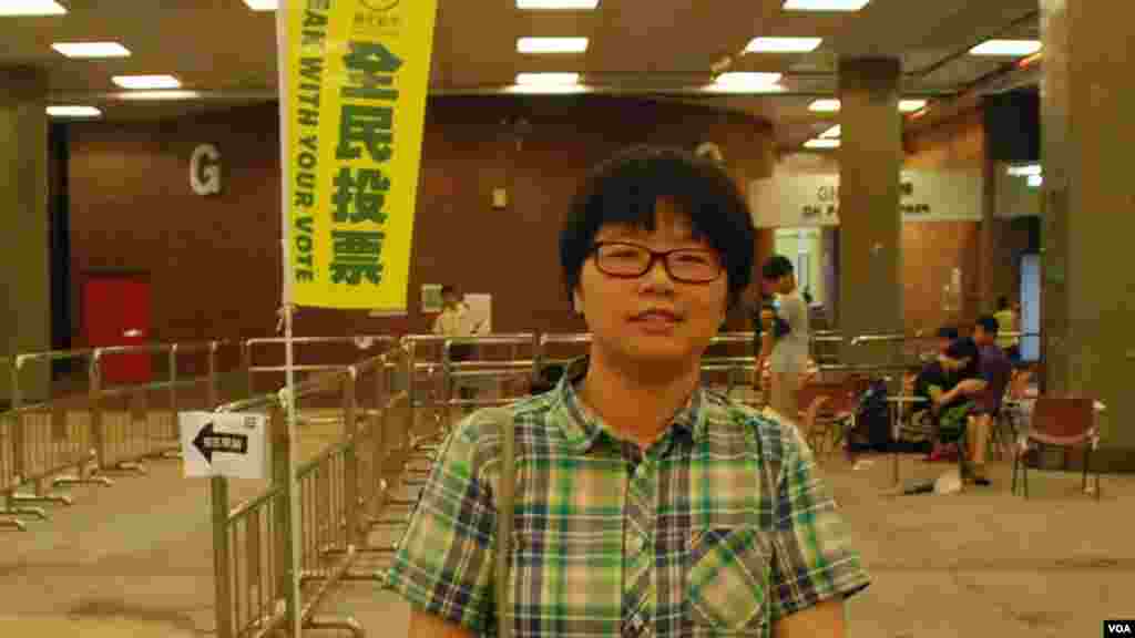 香港理工大學研究生譚同學表示,身體力行到理大實體票站投票,證明自己所投的一票是真實