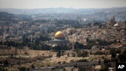 Vue générale du dôme du Rocher à Jérusalem-Est, où s'élève également la mosquée al-Aqsa, le 9 septembre 2013