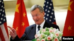 新任美國駐中國大使博卡斯星期三在北京的一個午餐會上第一次發表公開演講