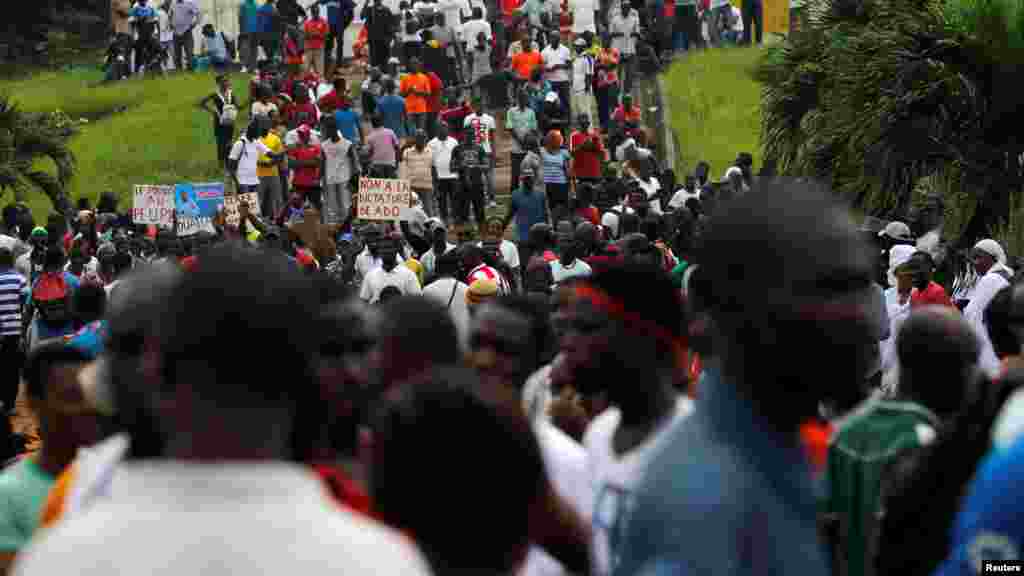 Manifestation de l'opposition de la Côte-d'Ivoire à Abidjan, Côte-d'Ivoire, le 28 octobre 2016.