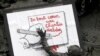 Elan de solidarité pour permettre la survie de Charlie Hebdo