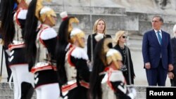 La primera ministra de Italia, Giorgia Meloni, durante la ceremonia por el Día de la Liberación italiana en el Monumento al Soldado Desconocido en Roma, el martes 25 de abril de 2023. 