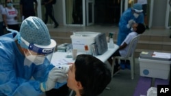 La educación para prevenir el contagio por coronavirus se ha extendido a muchas áreas en el mundo y se ha enfocado en niños y jóvenes.