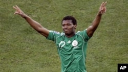 Uche Okechukwu bayan da ya jefa wani kwallo ma Najeriya lokacin gasar cin kofin duniyar da ta shige a Afirka ta Kudu.