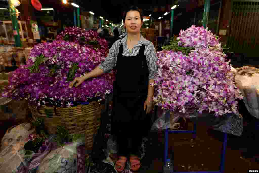 46 yaşındaki Taylandlı Ram'ın Bangkok'ta bir çiçekçi tezgahı var.