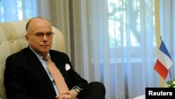 Le Premier ministre français Bernard Cazeneuve, ici, lors d'une visite à Athènes, le 3 mars 2017.
