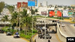 El ejército ya había asumido las funciones de policía en algunas municipalidades, sobre todo del norte del país, aunque Veracruz es el primer estado en el que se utiliza a marinos en esas labores.