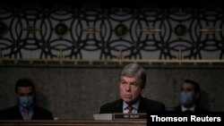 El senador republicano Roy Blunt se opuso a una medida que busca retirar las estatuas de líderes o generales confederados del Capitolio en Washington DC.