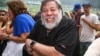 Apple Co-Founder Closing Facebook Account in Privacy Crisis