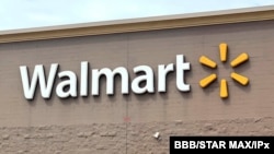 Une photo de Walmart prise le 30 octobre 2020