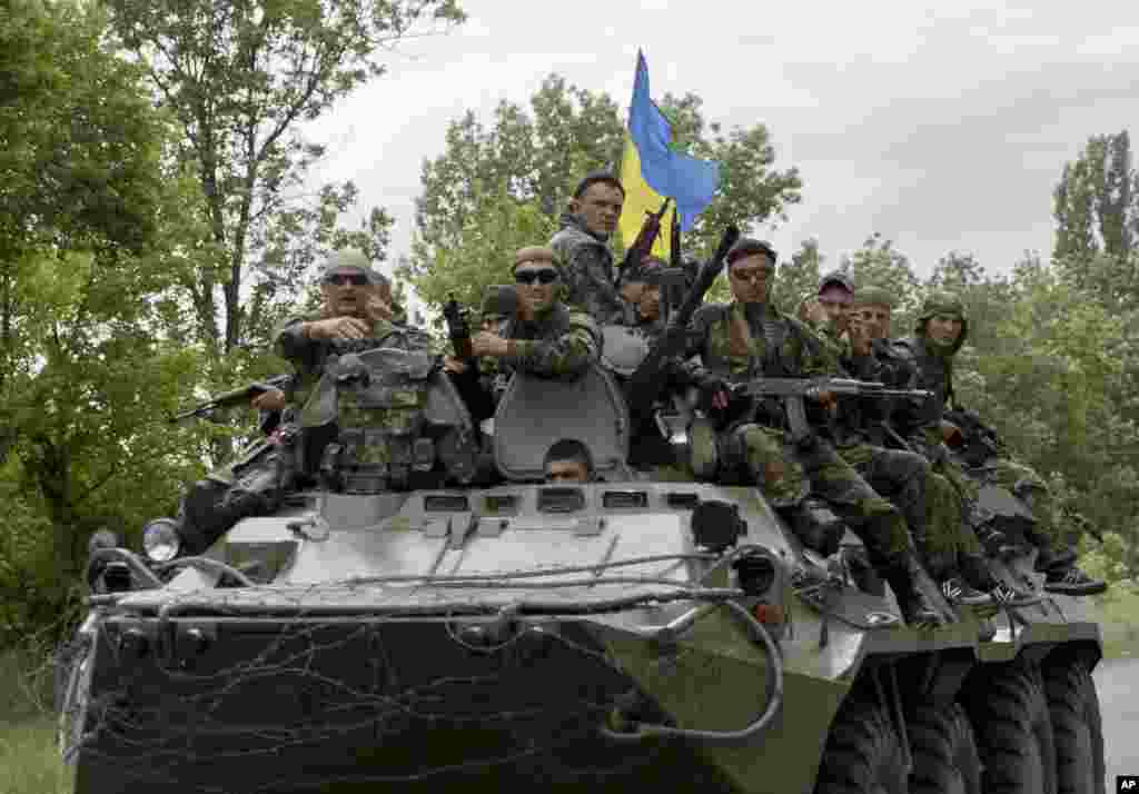 Ukraina askarlari rossiyaparast guruhlar bilan to'qnashgan