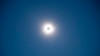 Eclipse solar deslumbra a espectadores en Australia e Indonesia