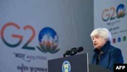 2023年7月16日，美国财政部长珍妮特·耶伦在甘地讷格尔市举行的20国集团财长、央行行长和财政与央行代表会议前的新闻发布会上发表讲话. 