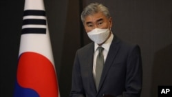 지난해 8월 서울을 방문한 성 김 미 국무부 대북특별대표가 북한과의 조건 없는 대화 의지를 거듭 밝혔다.