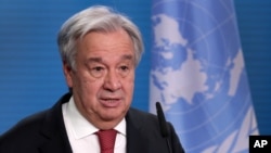 រូបឯកសារ៖ លោក Antonio Guterres អគ្គលេខាធិការ​អង្គការ​សហប្រជាជាតិ ថ្លែងនៅក្នុងសន្និសីទសារព័ត៌មានមួយ។
