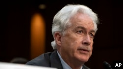(Archives) Le directeur de la CIA, William Burns, s'exprime lors d'une audience, le 11 mars 2024, à Washington. (AP Photo/Mark Schiefelbein)