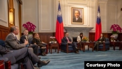 台湾总统蔡英文2019年5月6日在总统府会见参加“台美国防产业论坛”代表团 （台湾总统府照片）