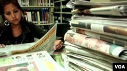 ARCHIVO - El CPJ plantea que las acciones contra la prensa del presidente Rafael Correa, que incluyeron presentar demandas por difamación, promulgar medidas restrictivas y denigrar a los críticos, han debilitado la capacidad de los medios de comunicación para informar.
