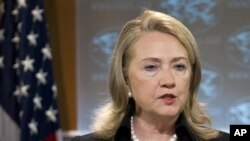 Menlu AS Hillary Clinton menawarkan dukungan pemerintah AS untuk memajukan kebebasan HAM di Timur Tengah.