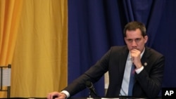 El presidente encargado de Venezuela, Juan Guaidó, lanzó un llamado de unidad para adoptar "acciones concretas" para Venezuela. Imagen de archivo del 4 de marzo de 2020.