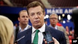 Según la AP, en un plan estratégico confidencial de junio de 2005, Manafort propuso influir en política, acuerdos comerciales y cobertura mediática en Estados Unidos, Europa y las ex repúblicas soviéticas para beneficiar al gobierno de Vladimir Putin.