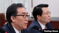 한국의 조태열 외교부 차관이 14일 국회에서 열린 외교통일위원회 전체회의에서 의원들의 질의에 답변하고 있다.