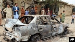 Los cohetes golpearon un vecindario cerca del aeropuerto internacional de Kabul el lunes 30 de agosto de 2021, en medio de la retirada de Estados Unidos de Afganistán.