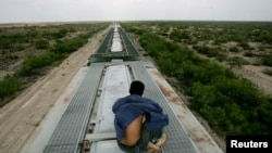 El número de inmigrantes indocumentados procedentes de México ha decrecido significativamente.