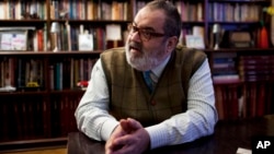 El periodista Jorge Lanata en una entrevista en Buenos Aires, Argentina, el 7 de junio de 2012. Lanata, fundador de un periódico, autor y conductor de uno de los programas radiales más escuchados de Argentina, presentó el 18 de abril de 2024 una demanda contra Milei 