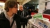 Buyers Rush to Snag New 'Charlie Hebdo' Issue 