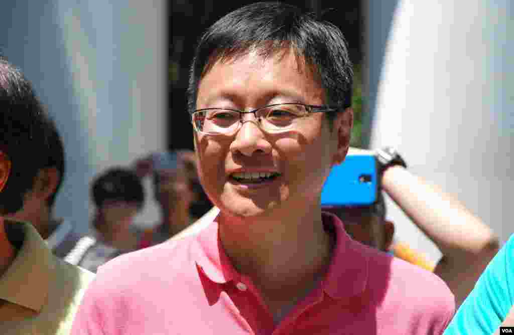 公民黨立法會議員陳家洛表示,泛民主派將會發起一浪接一浪的行動,喚起港人對香港前途的擔憂(美國之音湯惠芸拍攝)