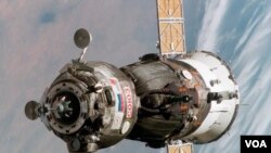 Kapsul Soyuz yang akan digunakan untuk mengangkut astronot, tidak lulus tes wajib menjelang peluncuran yang semula dijadwalkan 30 Maret (foto: dok).