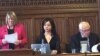 英国保守党人权委员会主席布鲁斯(左) ,林耶凡(中)和前香港总督彭定康( 右) （2016年6月28日，美国之音江静玲拍攝）