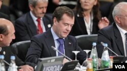 Presiden Rusia Dmitry Medvedev menghadiri KTT NATO di Lisabon, Portugal, 20 November 2010.