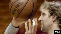 A pesar de la lesión de Dirk Nowitzki, Dallas necesita una gran muestra de su estrella.