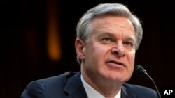 ARHIVA - Direktor FBI-a Kristofer Rej govori tokom saslušanja pred senatskim Odborom za obaveštajna pitanja, na Kapitol hilu, 11. marta 2024. (Foto: AP/Mark Schiefelbein)