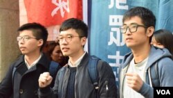 香港雙學三子周永康(右起)、羅冠聰及黃之鋒。(美國之音湯惠芸攝）