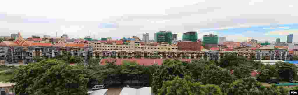 អគារប៊ូលឌីងមើលពីផ្នែកខាងក្រោយកាលពីថ្ងៃសុក្រទី៥ ខែកញ្ញា ឆ្នាំ២០១៤។ (នូវ ពៅលក្ខិណា/VOA)