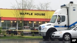 La police est sur les lieux de la fusillade à Nashville, Tennessee, le 22 avril 2018. 