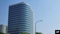 Rua de Luanda com o empolgante Edifício Atlântico, na capital de Angola (Arquivo)