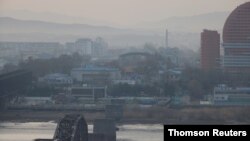 지난 2일 중국 단둥에서 바라본 북한 신의주.